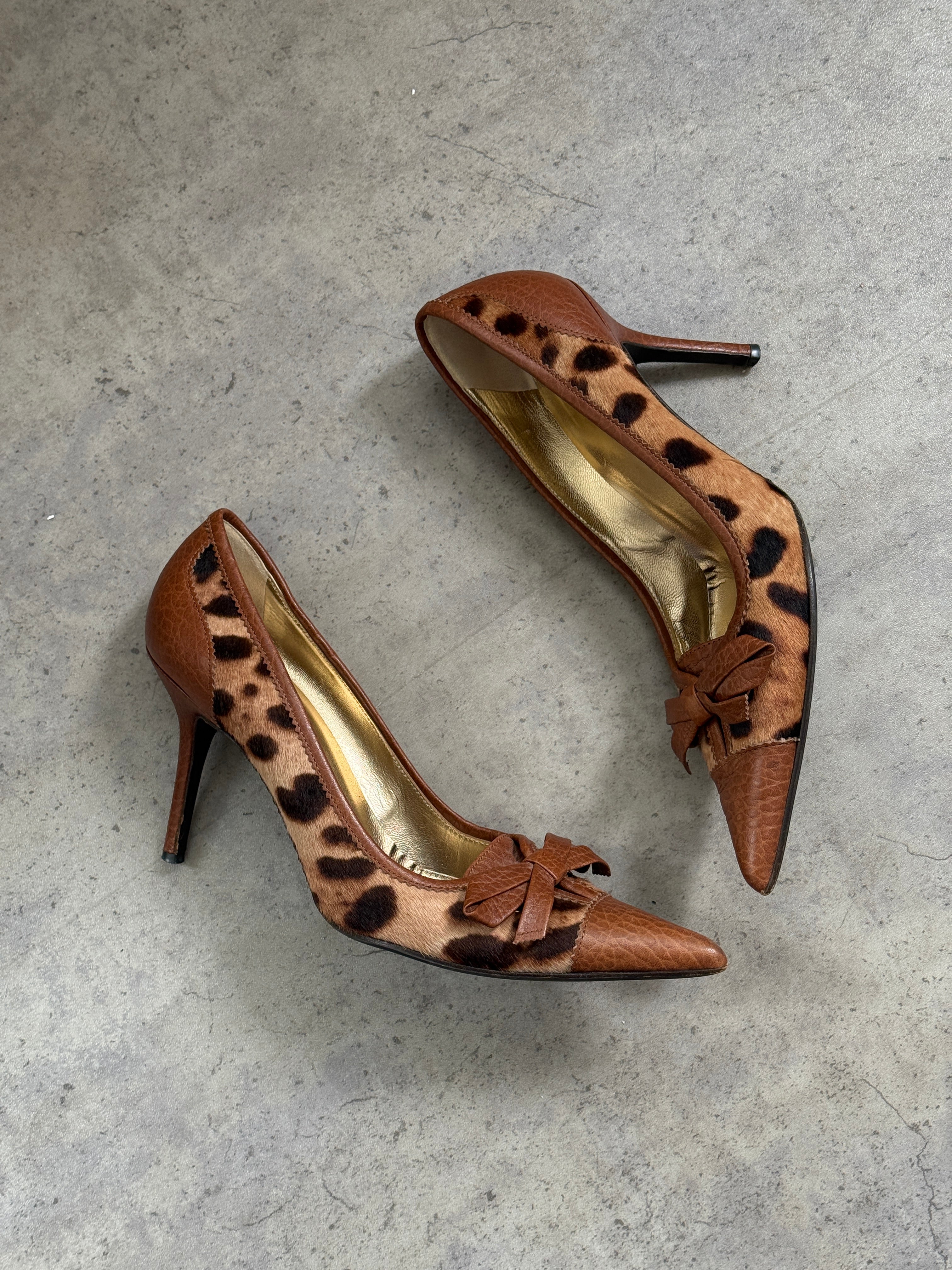 Dolce & Gabbana Leopard Print Court Heels • EU 38.5