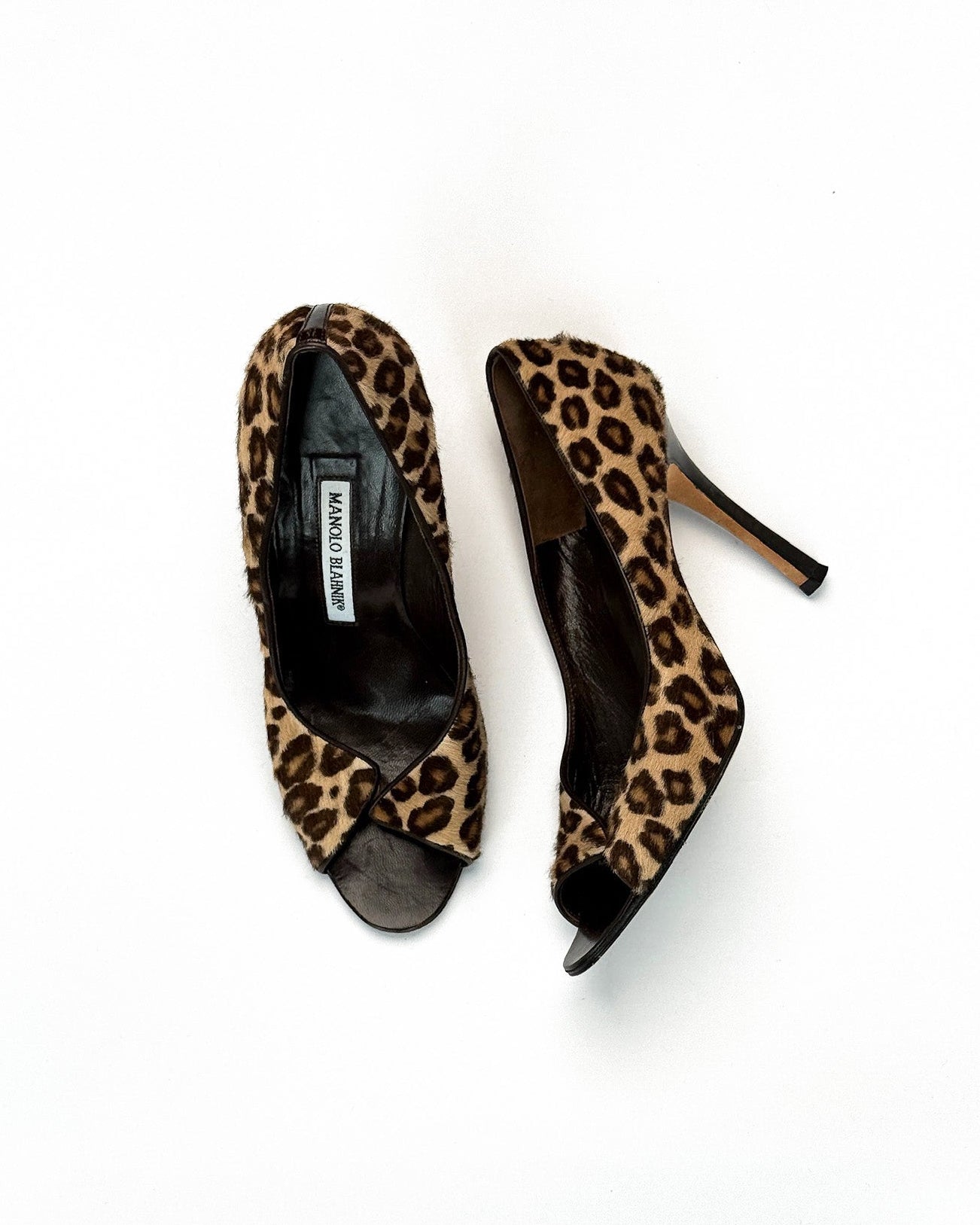 Manolo Blahnik Leopard Court Heels • EU 37.5