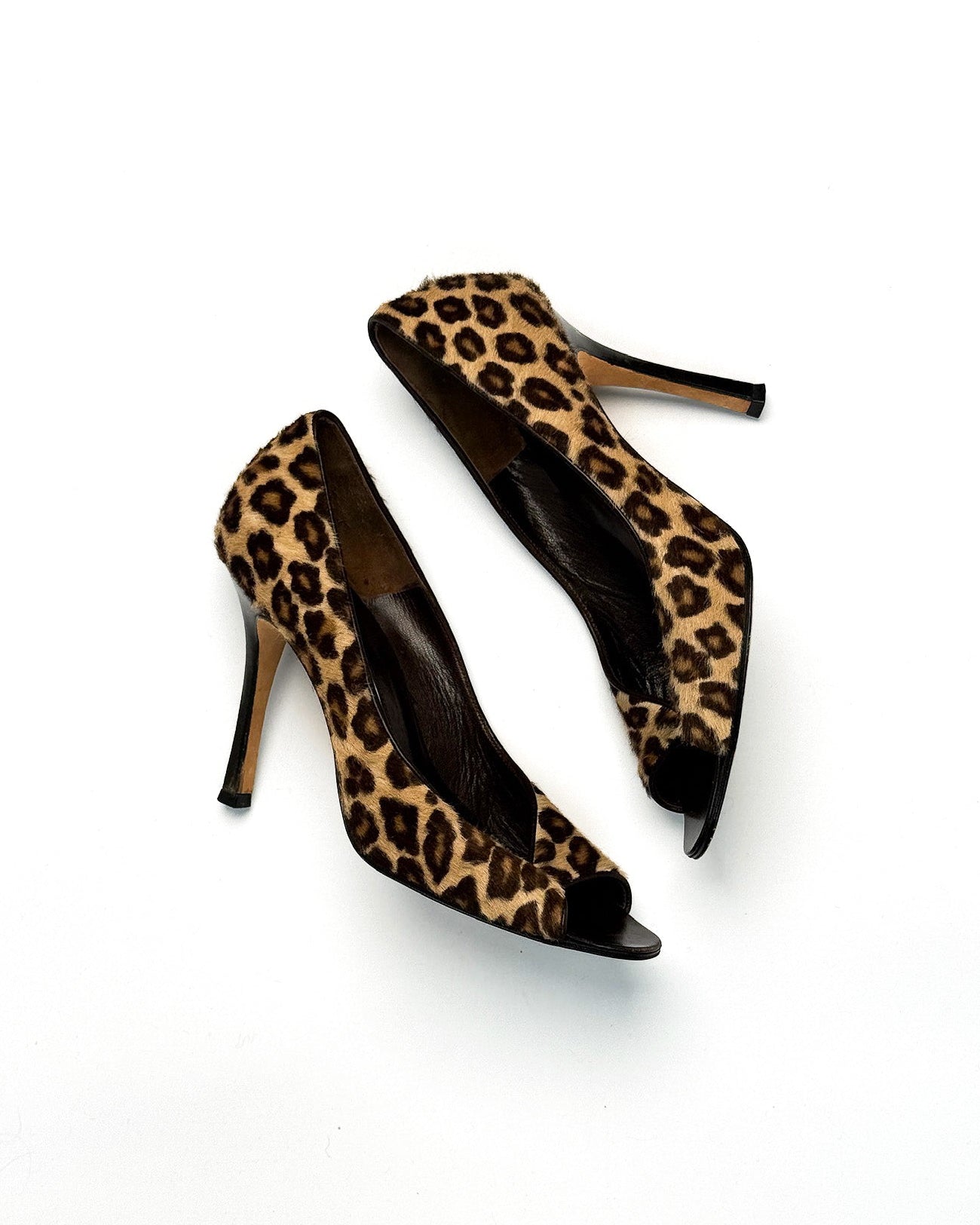 Manolo Blahnik Leopard Court Heels • EU 37.5