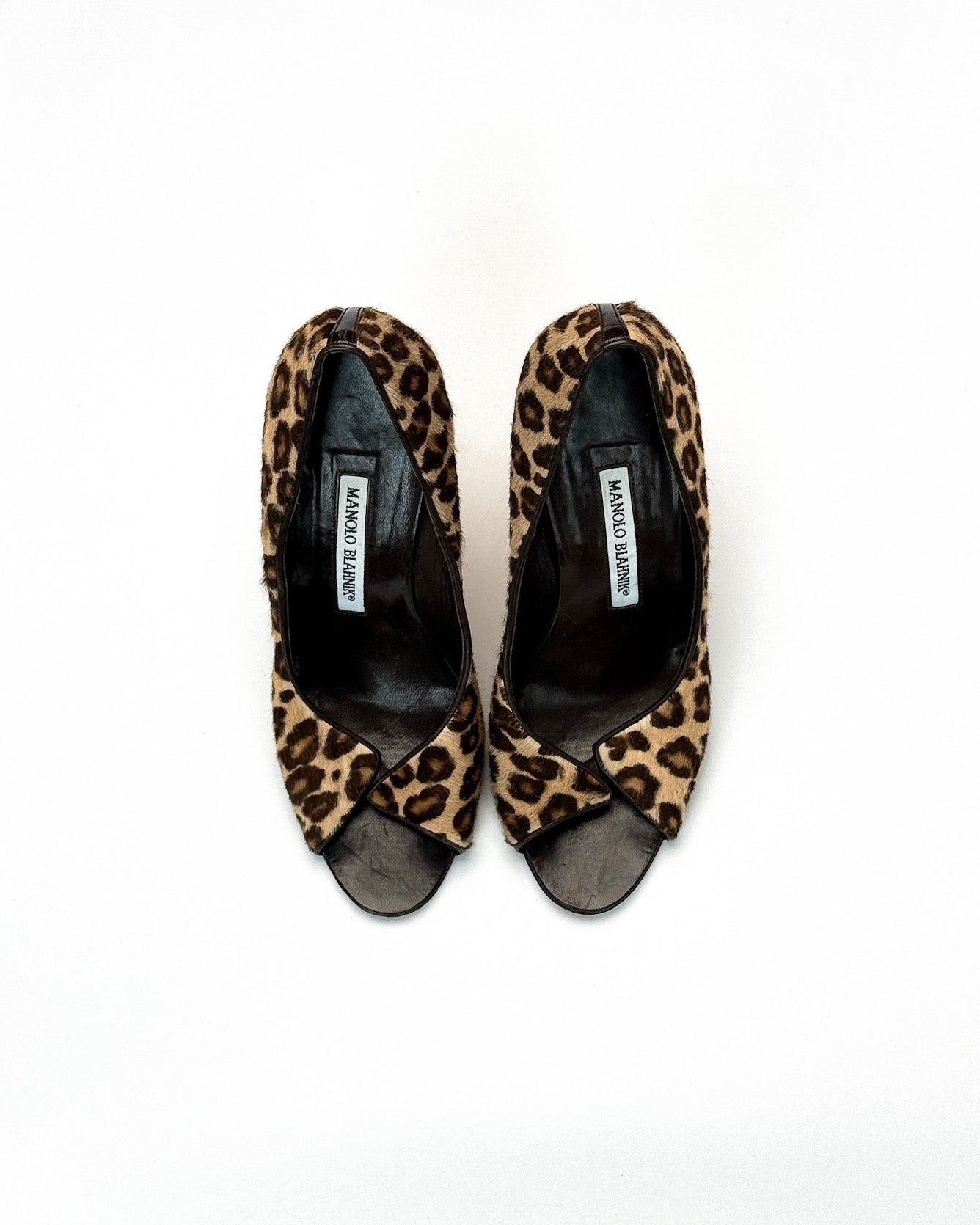 Manolo Blahnik Leopard Court Heels • EU 37.5