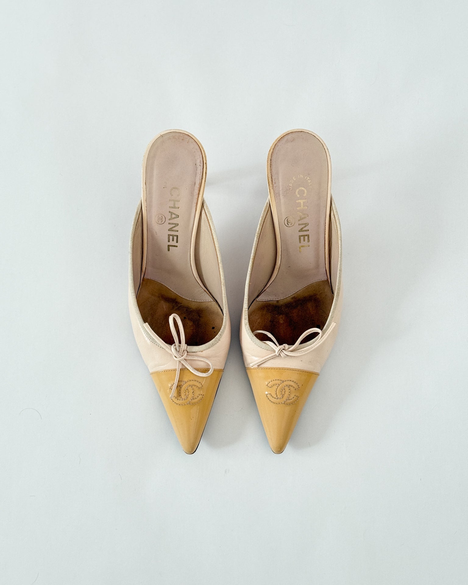 Chanel Two Tone Bow Mules • EU38