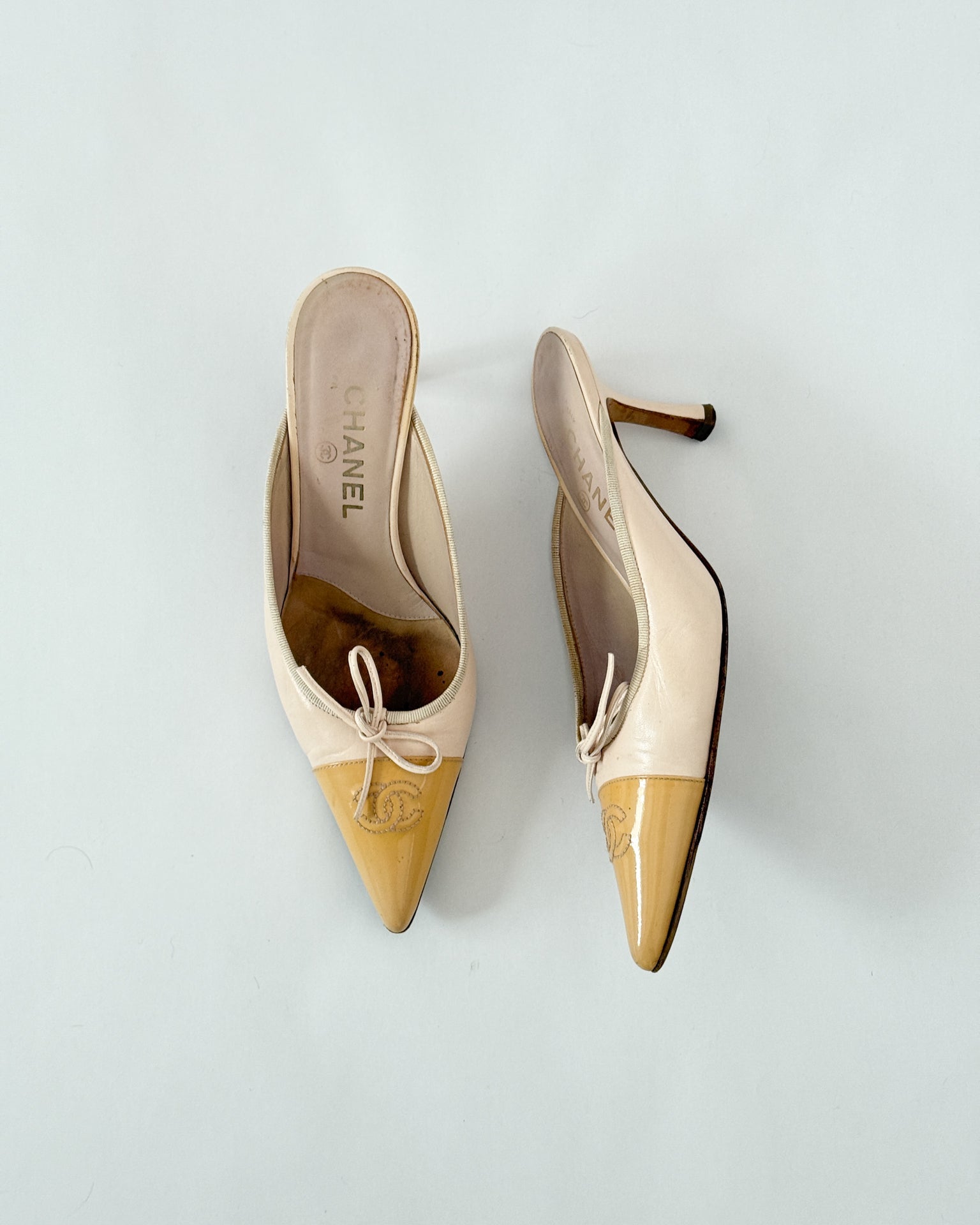 Chanel Two Tone Bow Mules • EU38