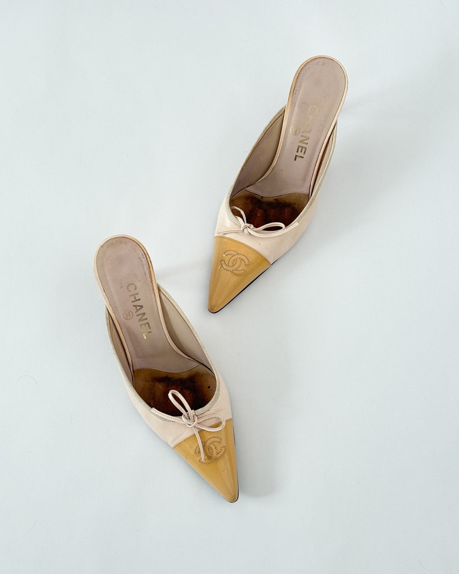 Chanel Two Tone Bow Mules • EU38